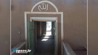 ورودی اقامتگاه بوم گردی قلعه باغ - انار - روستای لطف آباد